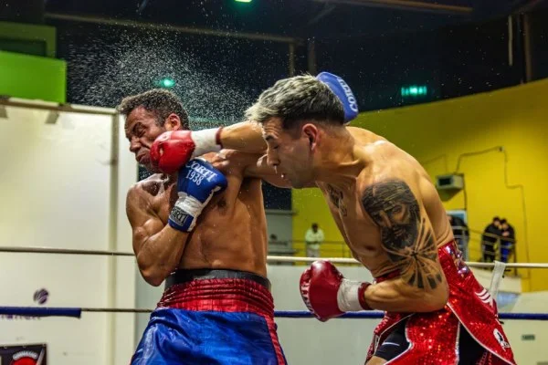 约书亚重拳KO怀特宣告王者强势回归 英国重量级拳坛为之沸腾振奋
